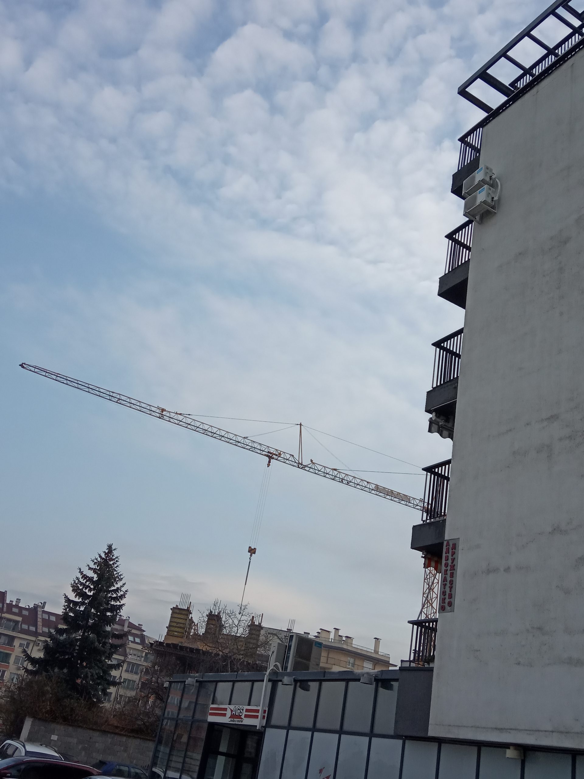 Montaj na klimatici ot alpinisti