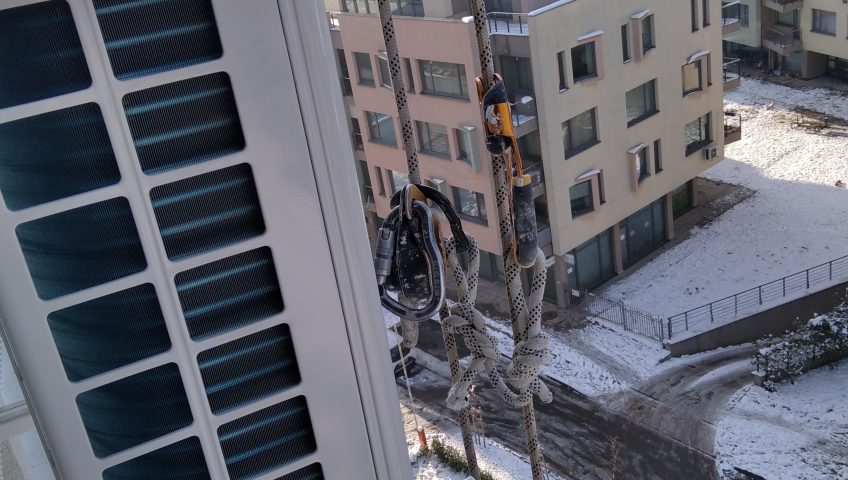 montaj na klimatici ot alpinisti
