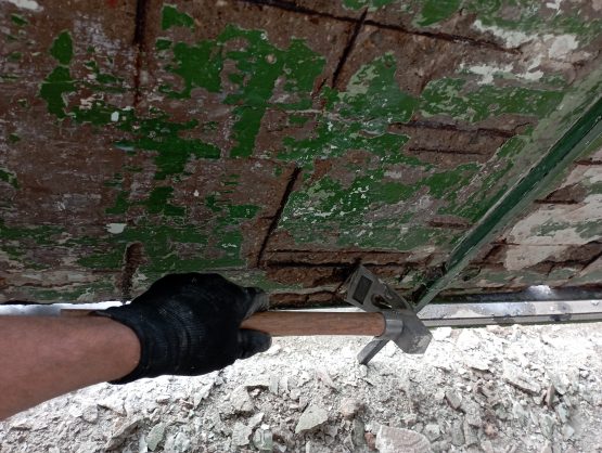 Обрушване и ремонт на чело на балкон от алпинисти