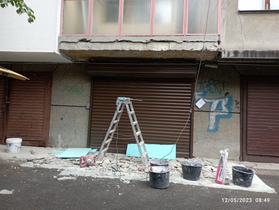 Ремонт на балкон и боядисване на парапет